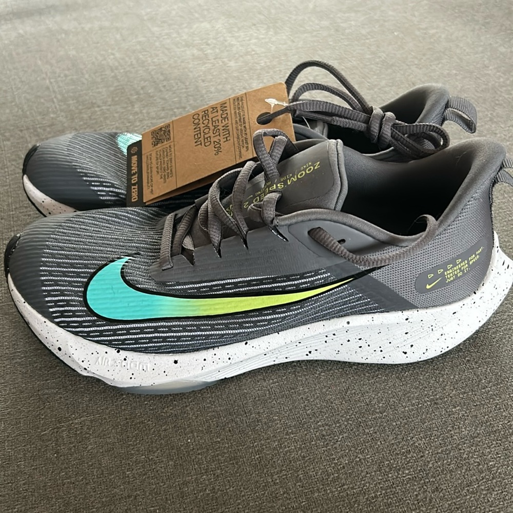 Nike zoom speed size 6.5 youth.